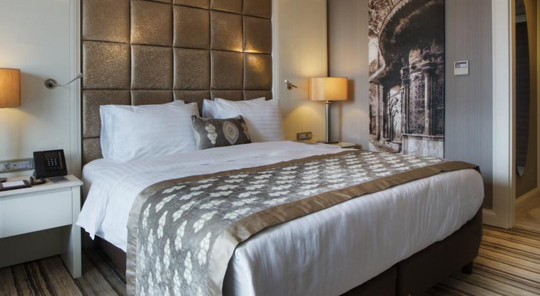 Dedeman Bostanci Istanbul Hotel y Centro de Convenciones Exterior foto A bed runner
