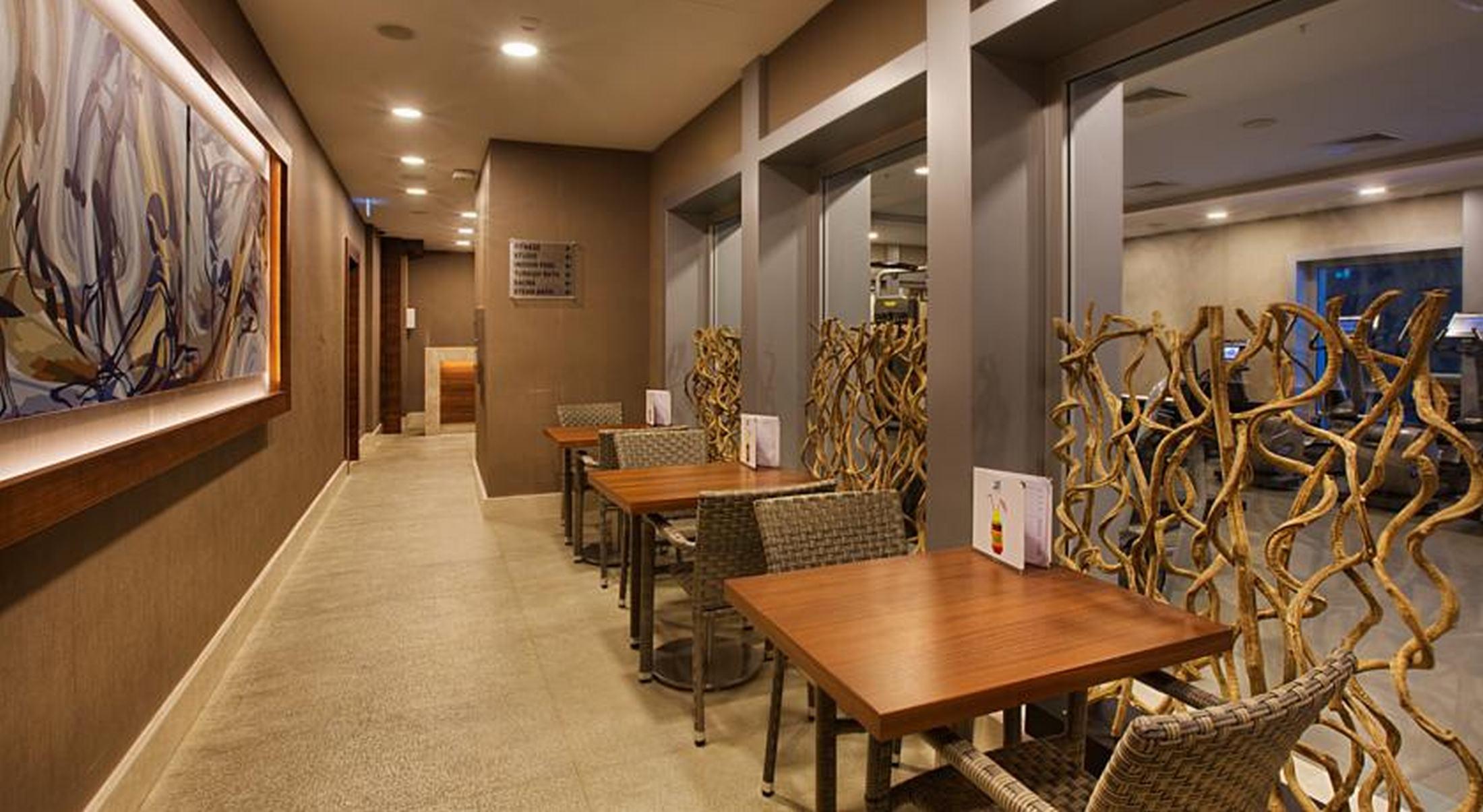 Dedeman Bostanci Istanbul Hotel y Centro de Convenciones Exterior foto The lounge at the airport