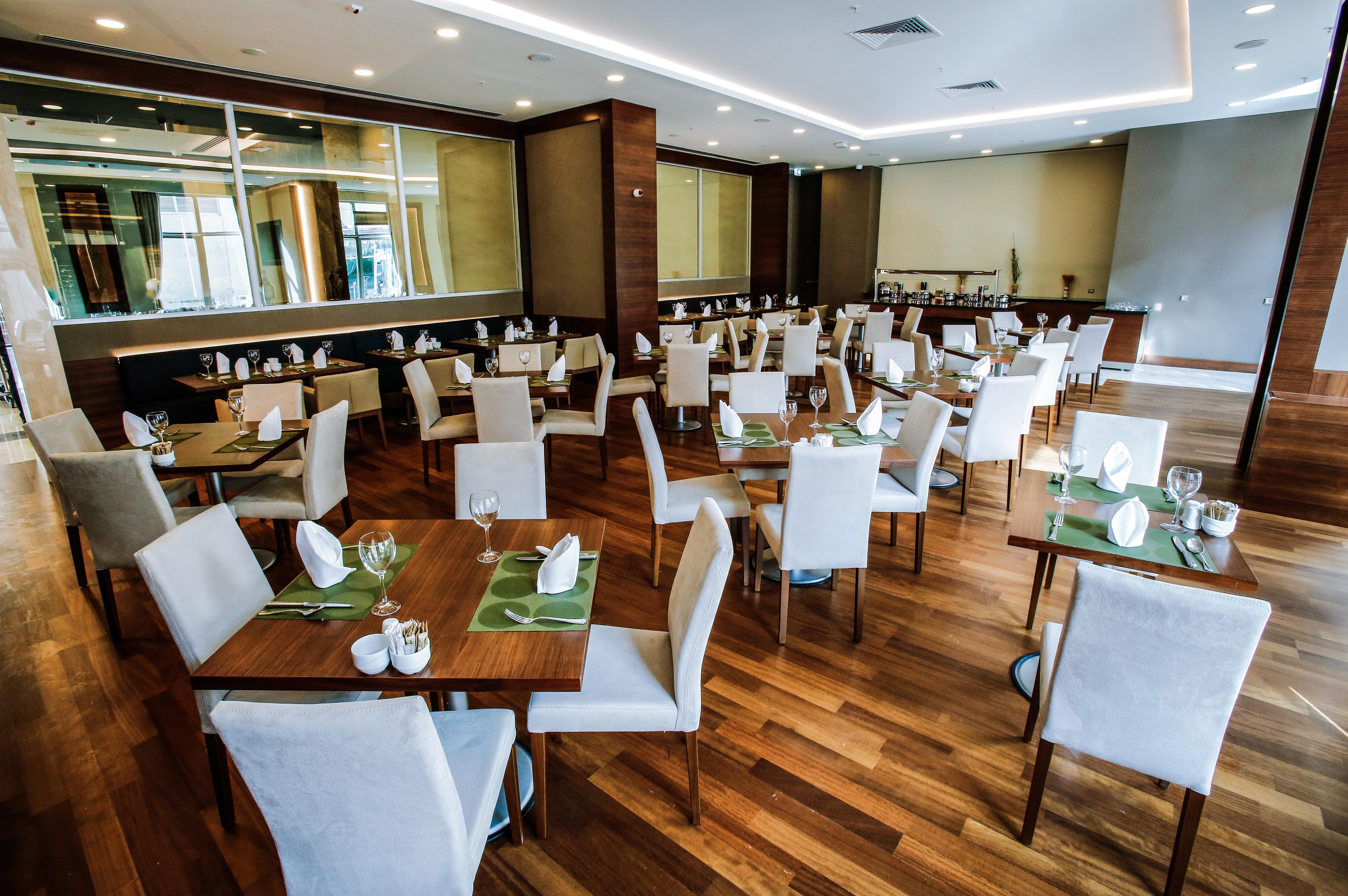 Dedeman Bostanci Istanbul Hotel y Centro de Convenciones Exterior foto The restaurant at the hotel