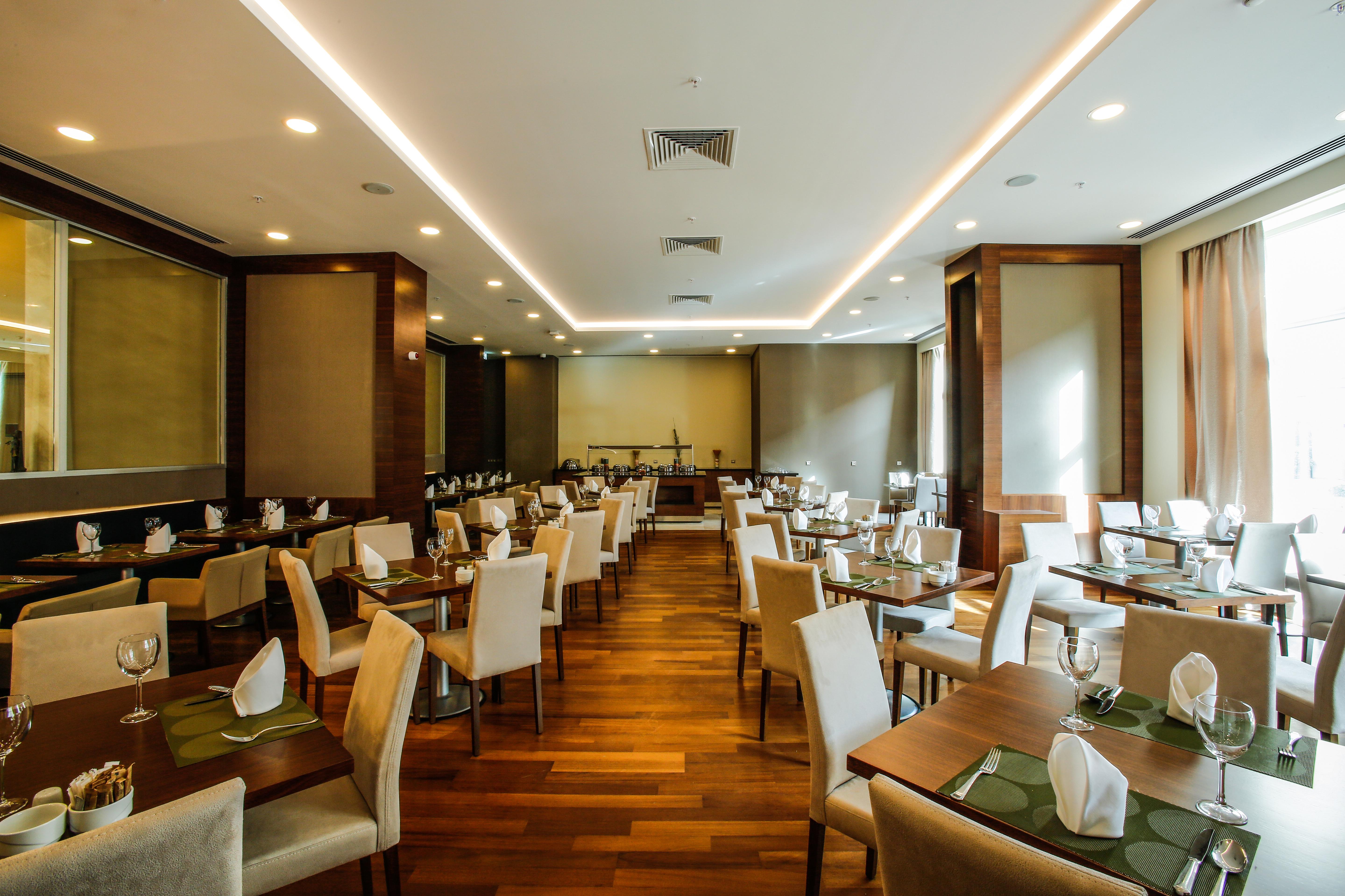 Dedeman Bostanci Istanbul Hotel y Centro de Convenciones Exterior foto The restaurant