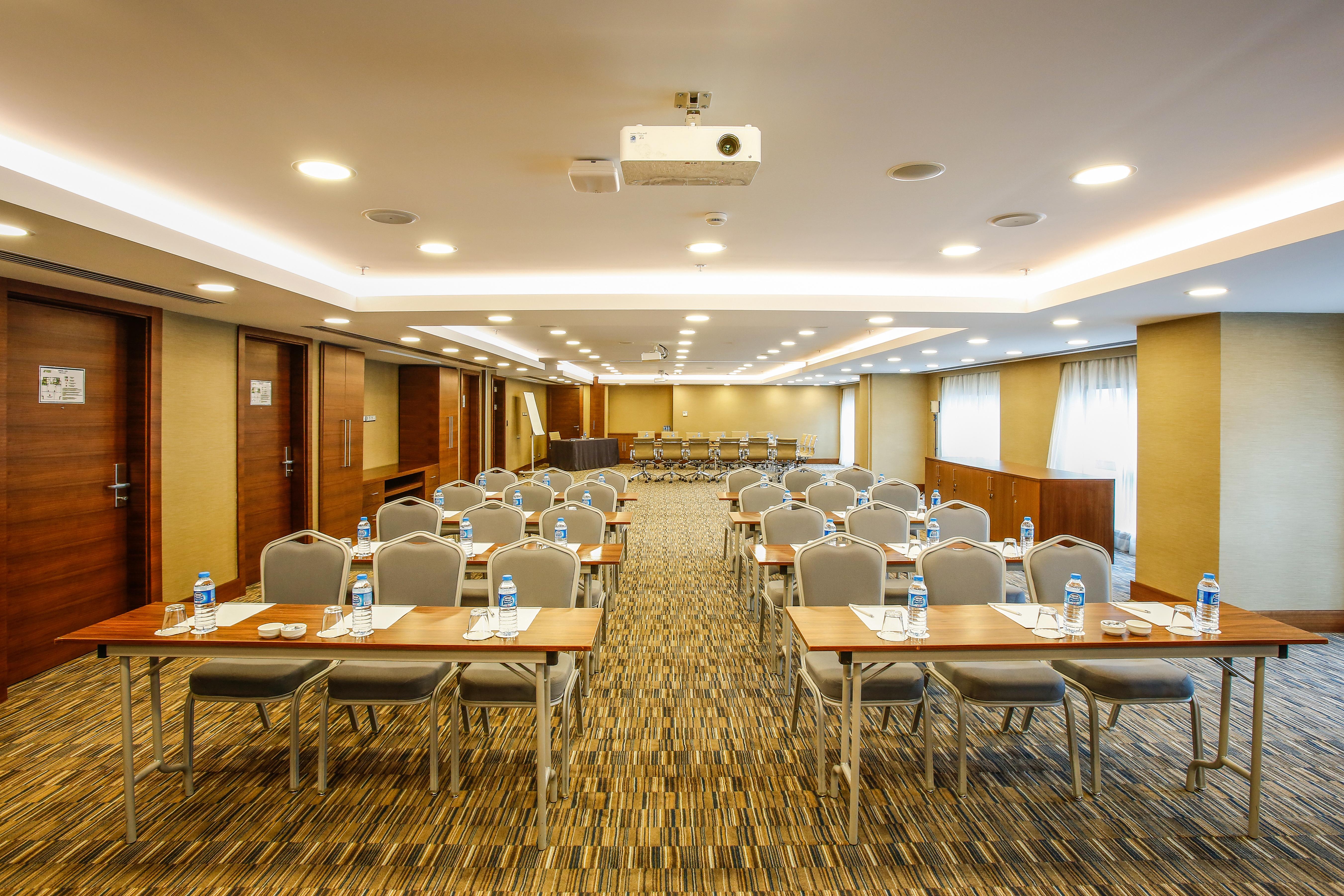 Dedeman Bostanci Istanbul Hotel y Centro de Convenciones Exterior foto Meeting room